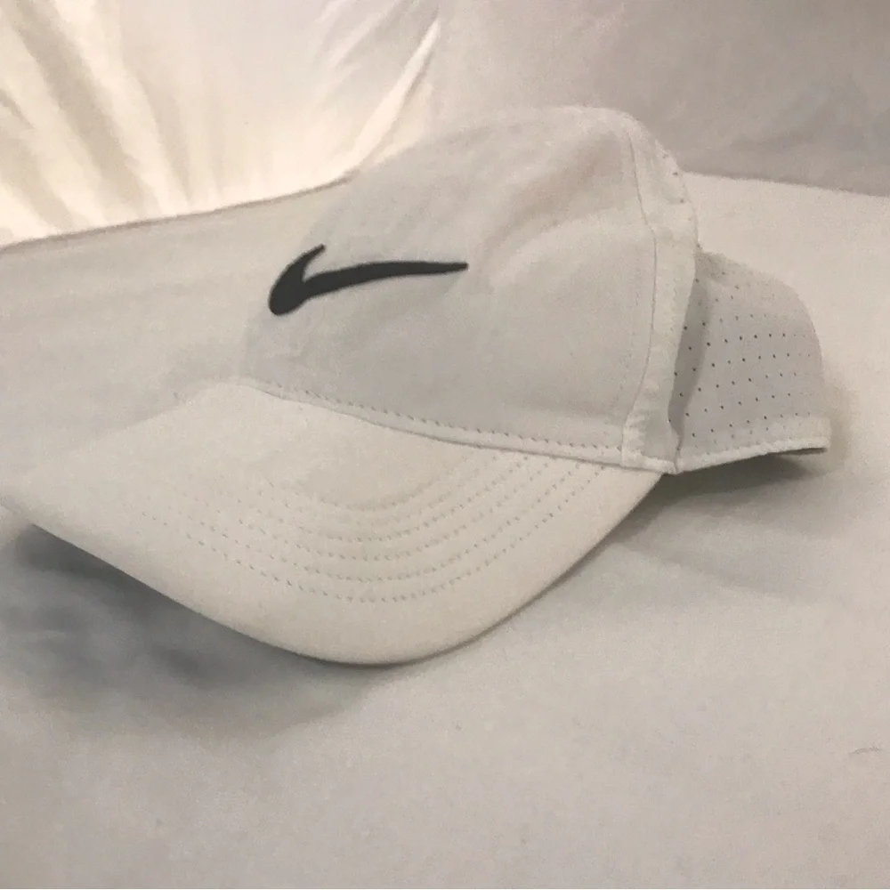 Nike Legacy91 Dri-Fit  Adjustable Sports Cap